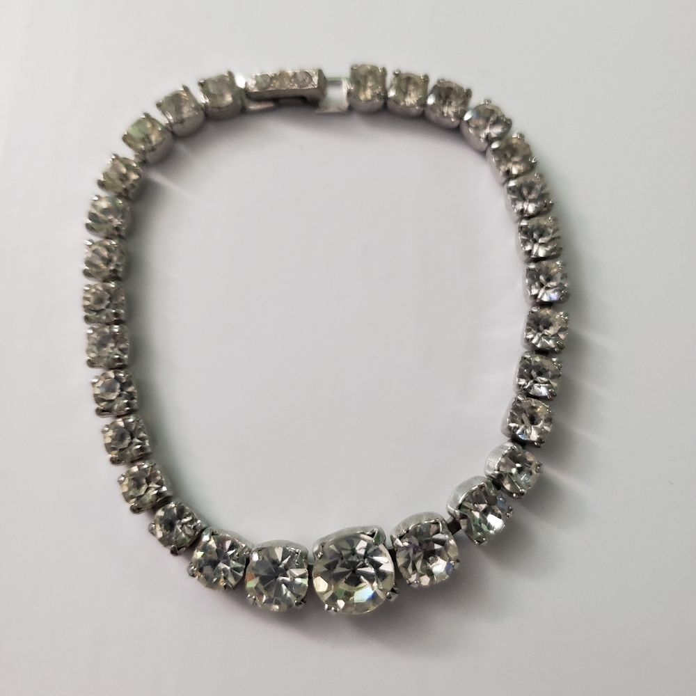 Vintage Kramer Bracelet Clear Rhinestone Beautiful Elegant 7”